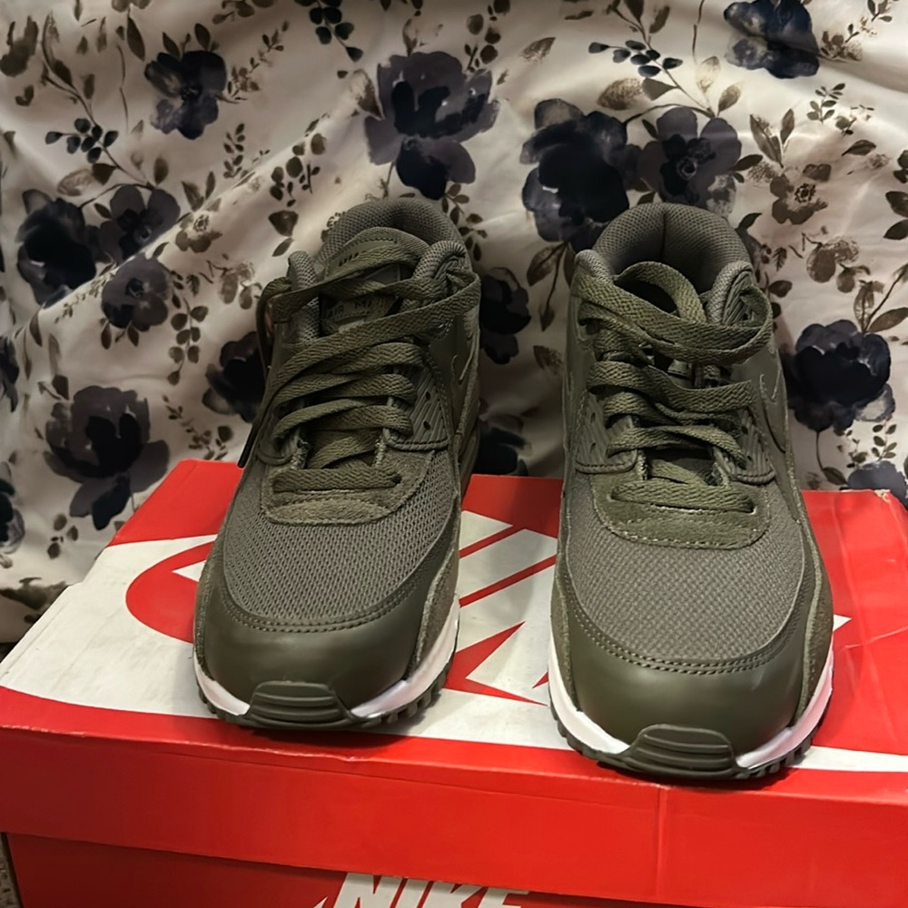 Nike Air Max 90 Essential